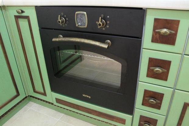 Фото из портфолио Кухня в стиле Прованс для городской квартиры "Фисташка с шоколадом" – фотографии дизайна интерьеров на INMYROOM