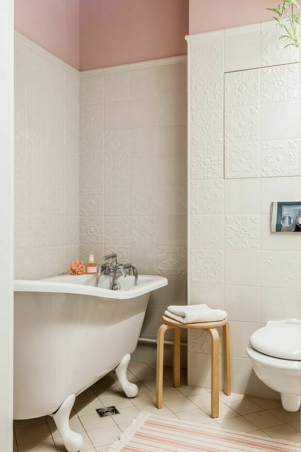 Фотография: Ванная в стиле Прованс и Кантри, Эклектика, Винтажный, Квартира, Проект недели, дизайн интерьера в сталинке, Сталинка, 4 и больше, Более 90 метров – фото на INMYROOM