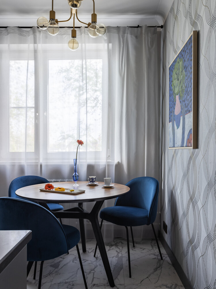 Фотография: Кухня и столовая в стиле Современный, Квартира, Проект недели, Москва, 1 комната, до 40 метров, 40-60 метров, Анна Бредихина – фото на INMYROOM Фотография: Кухня и столовая в стиле Современный, Квартира, Проект недели, Москва, 1 комната, до 40 метров, 40-60 метров, Анна Бредихина – фото на INMYROOM