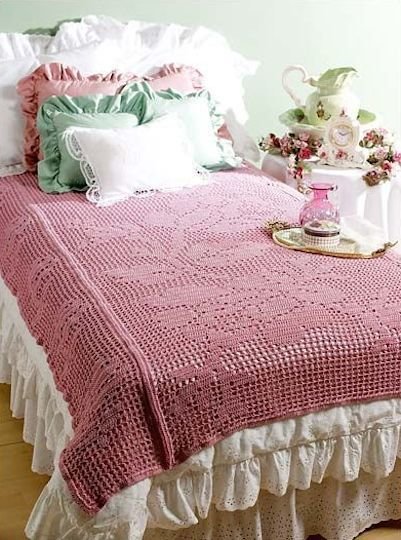 Фотография: Аксессуары в стиле Прованс и Кантри, Спальня, Декор интерьера, Декор дома, Подушки, Кровать – фото на INMYROOM