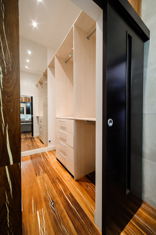 Фотография: Гардеробная в стиле Лофт, Современный, Квартира, Проект недели, Подмосковье, Более 90 метров, Buro 19.23, Коттеджный поселок «Опушкино» – фото на INMYROOM