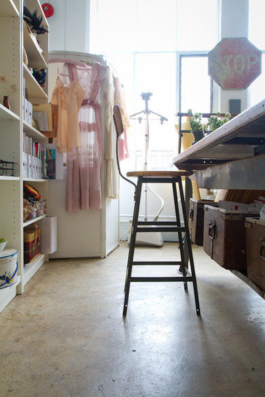 Фотография: Гардеробная в стиле Прованс и Кантри, Кабинет, Квартира, Интерьер комнат, Лос-Анджелес – фото на InMyRoom.ru