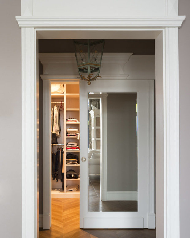 Фотография: Гардеробная в стиле Классический, Малогабаритная квартира, Советы, Анна Муравина – фото на INMYROOM
