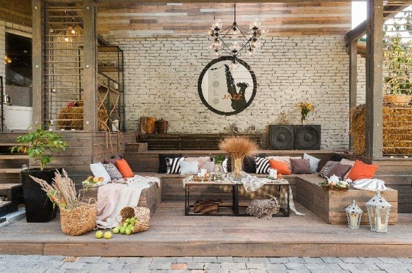 Фотография: Терраса в стиле Лофт, Скандинавский, Эклектика, Аксессуары, Декор, Мебель и свет, Белый, Дача, Бежевый, Серый, Оранжевый, Бирюзовый, Коричневый, Эко, Подмосковье, Дом и дача, Фазенда, Фундэкс, ENS Group, Home Melody, KAMROCK, Luminarc, Полигаль Восток, Artpole, терраса в стиле лофт, деревянный подиум, деревянный амфитеатр, лофт под открытым небом, ТД Текстиль, Северсталь, Премьер Профиль, Стамет, Мульча. РФ, Weber, Bironi, Dream Bag, Story Storet, Nobilis Marco, Casablanca, Юлия Швыченкова – фото на INMYROOM