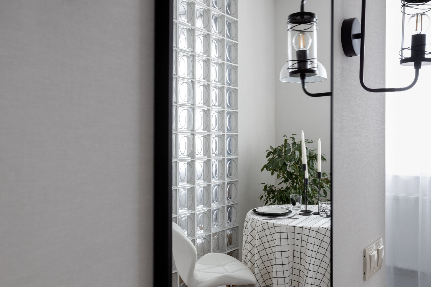 Фотография: Кухня и столовая в стиле Скандинавский, Современный, Минимализм, Малогабаритная квартира, Квартира, Проект недели, Самара, 2 комнаты, до 40 метров, Александра Баканова – фото на INMYROOM Фотография: Кухня и столовая в стиле Скандинавский, Современный, Минимализм, Малогабаритная квартира, Квартира, Проект недели, Самара, 2 комнаты, до 40 метров, Александра Баканова – фото на INMYROOM