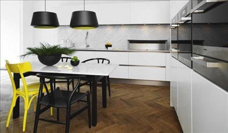 Фотография: Кухня и столовая в стиле Минимализм, Декор интерьера, Квартира, Дом, Интерьер комнат, Цвет в интерьере, Белый – фото на INMYROOM