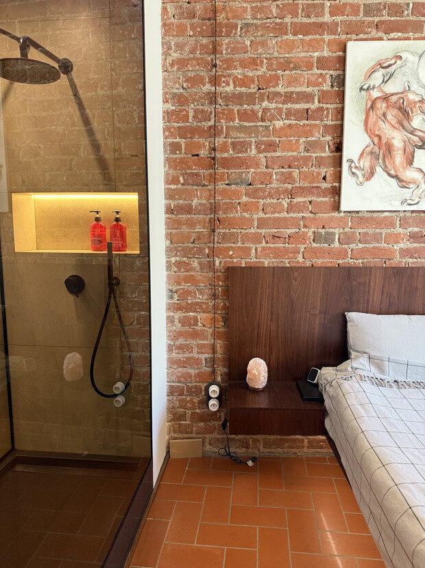 Фотография: Спальня в стиле Лофт, Современный, Эклектика, Винтажный, Квартира, Проект дня, Москва, Кирпичный дом, 3 комнаты, 60-90 метров, Сабина Неровня, современный с элементами классики и лофта – фото на INMYROOM