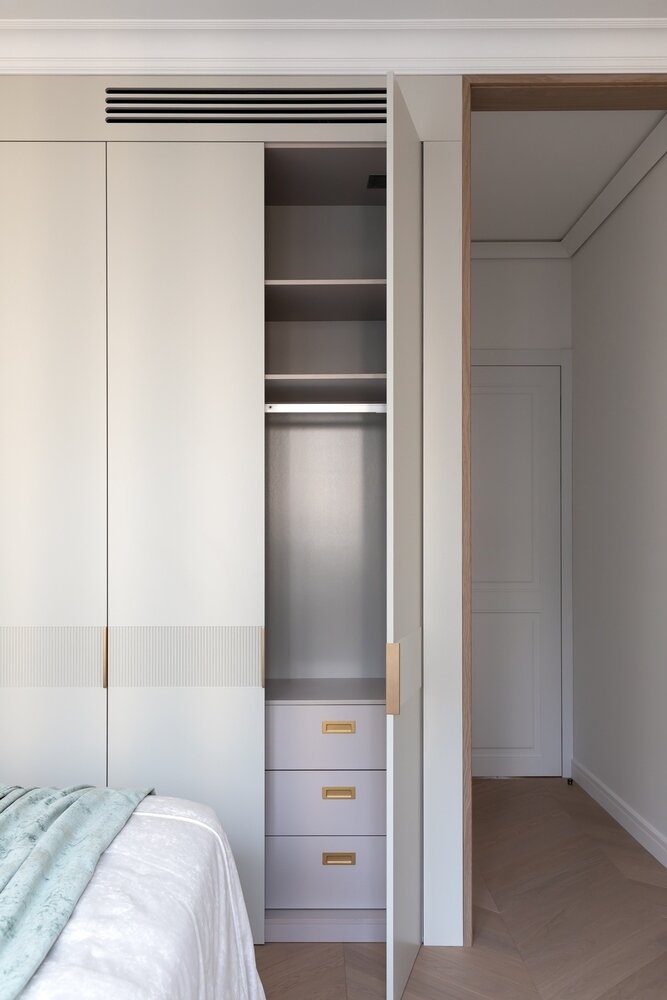 Фотография: Спальня в стиле Классический, Современный, Квартира, Проект недели, Москва, 3 комнаты, Более 90 метров, Алена Чмелева, Art Concept – фото на INMYROOM