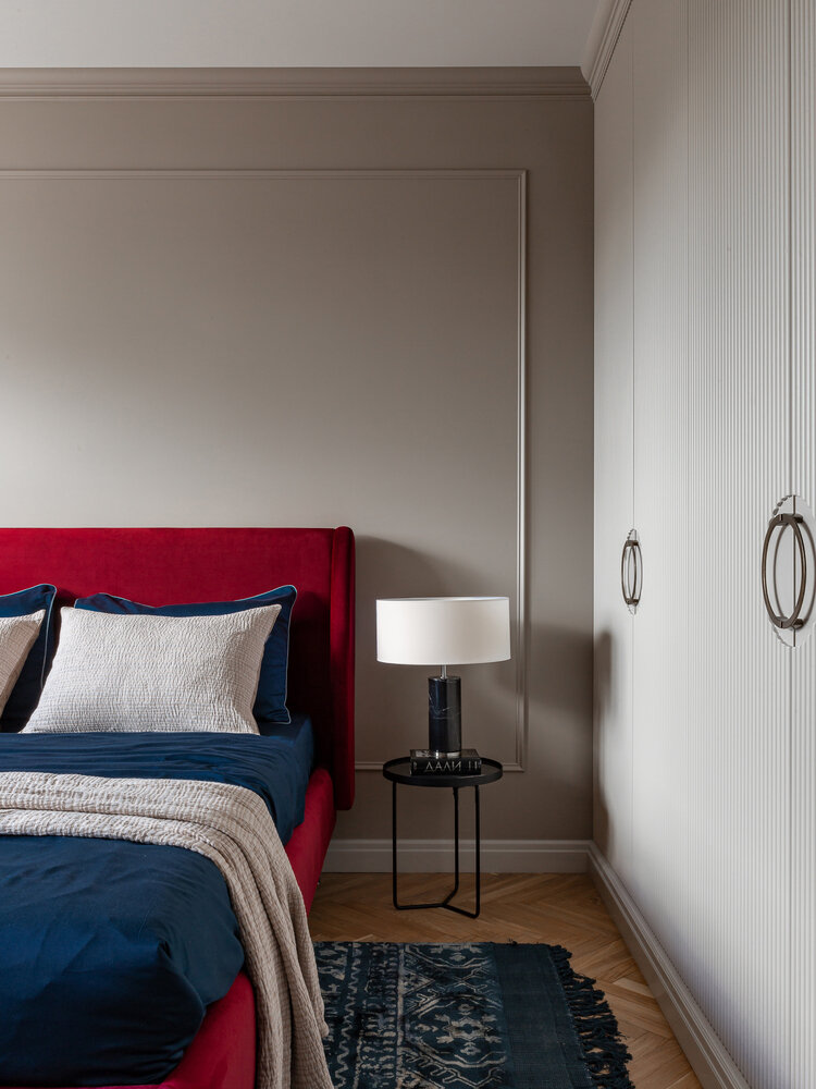 Фотография: Спальня в стиле Современный, Квартира, Проект дня, Минск, Кирпичный дом, 3 комнаты, современная классика с элементами арт-деко, Алеся Вусевич – фото на INMYROOM Фотография: Спальня в стиле Современный, Квартира, Проект дня, Минск, Кирпичный дом, 3 комнаты, современная классика с элементами арт-деко, Алеся Вусевич – фото на INMYROOM