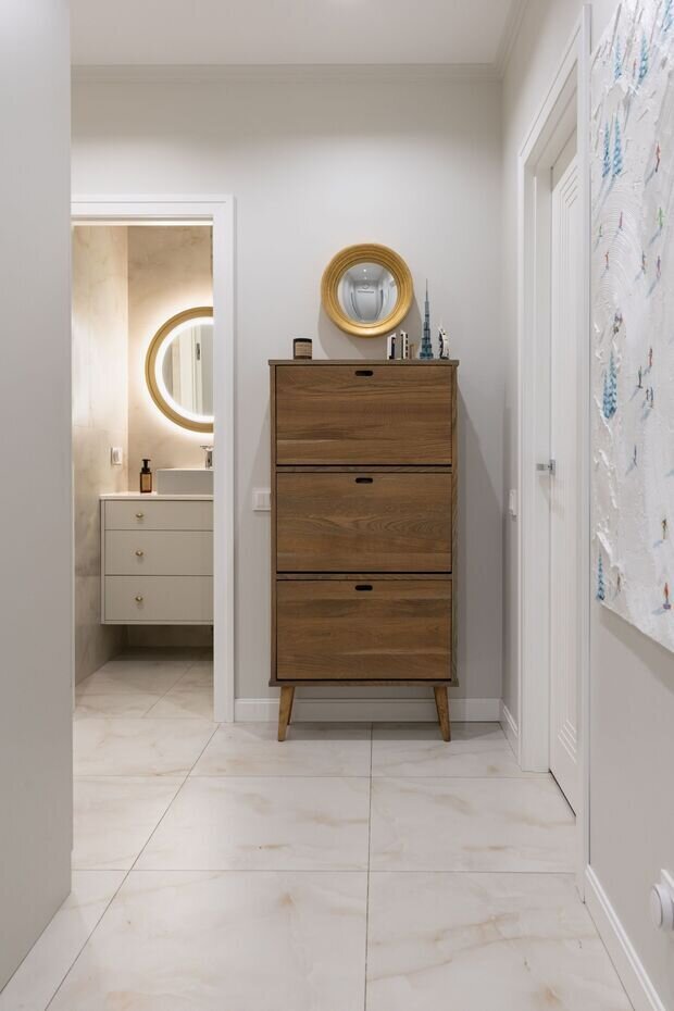 Фотография: Прихожая в стиле Современный, Минимализм, Квартира, Проект дня, Москва, 3 комнаты, 60-90 метров, современный с элементами минимализма – фото на INMYROOM