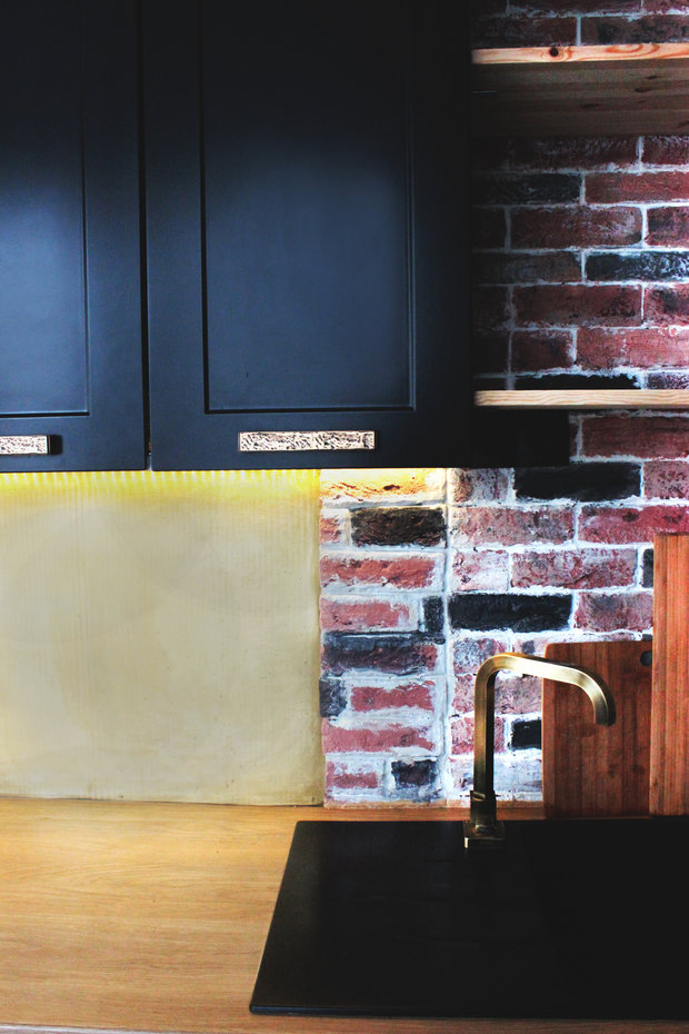 Фото из портфолио Кухня "Черное золото" – фотографии дизайна интерьеров на INMYROOM