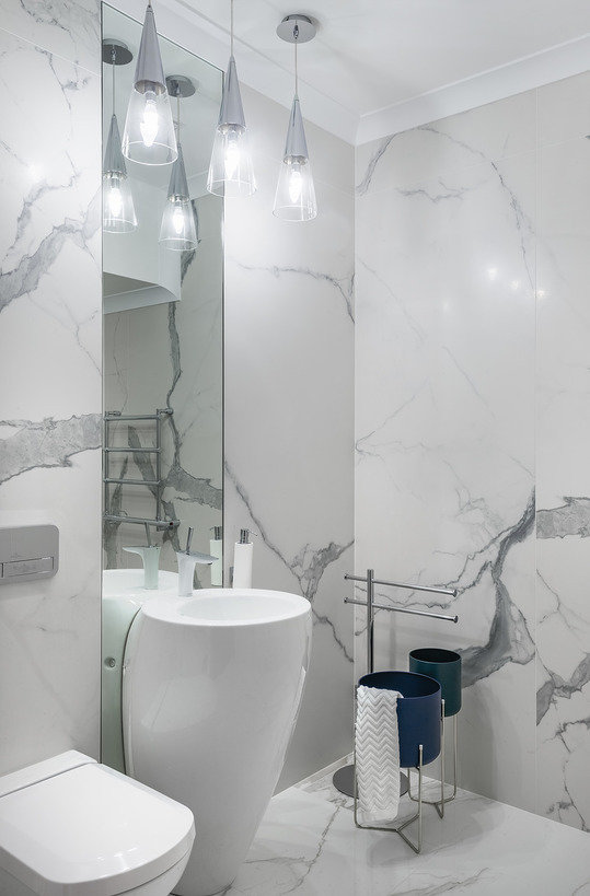 Фотография: Ванная в стиле Современный, Классический, Эклектика, Минимализм, Проект недели, Подмосковье, Московская область, Таунхаус, Кирпичный дом, 4 и больше, Более 90 метров, Ектерина Реброва, Елена Поворова, Бюро Home Emotions, КП «Александровский» – фото на INMYROOM Фотография: Ванная в стиле Современный, Классический, Эклектика, Минимализм, Проект недели, Подмосковье, Московская область, Таунхаус, Кирпичный дом, 4 и больше, Более 90 метров, Ектерина Реброва, Елена Поворова, Бюро Home Emotions, КП «Александровский» – фото на INMYROOM