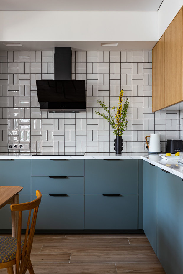 Фотография: Кухня и столовая в стиле Современный, Проект недели, Санкт-Петербург, 3 комнаты, Более 90 метров, Анастасия Заркуа – фото на INMYROOM