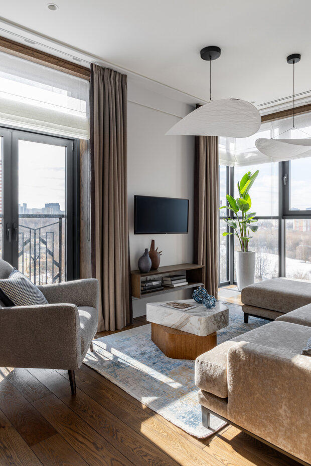 Фотография: Гостиная в стиле Современный, Квартира, Проект дня, Москва, 4 и больше, Более 90 метров, современный с элементами классики и роскоши, Саша Кама – фото на INMYROOM