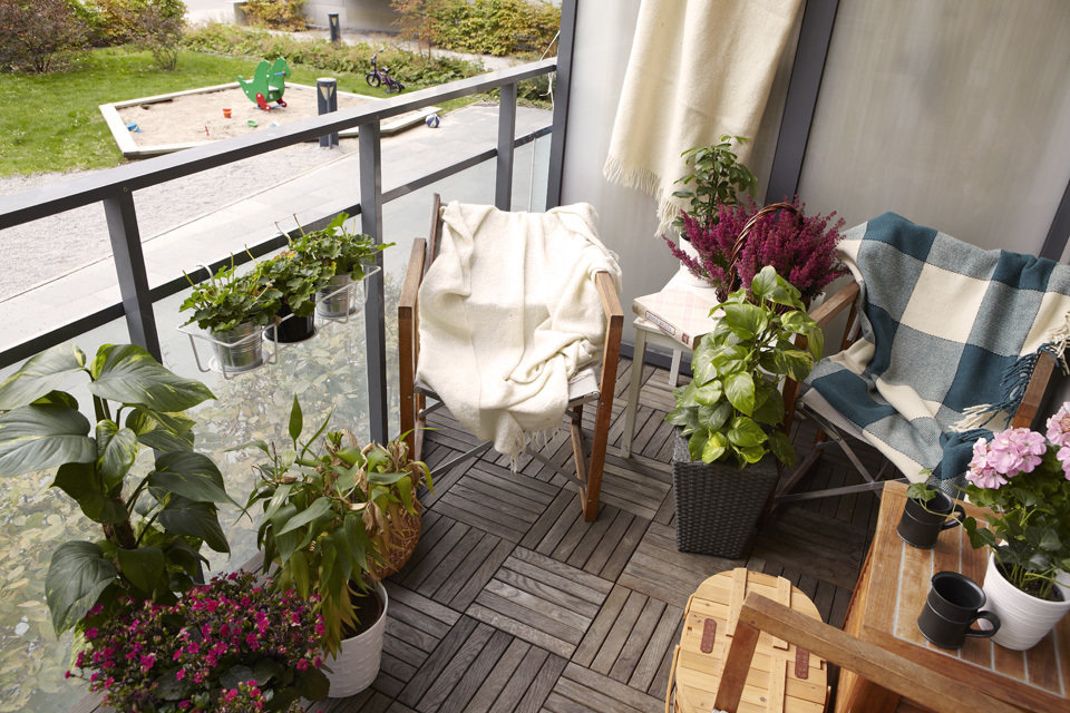 Фотография: Балкон, Терраса в стиле Скандинавский, Современный, Детская, Квартира, Швеция, Цвет в интерьере, Дома и квартиры, Белый – фото на INMYROOM