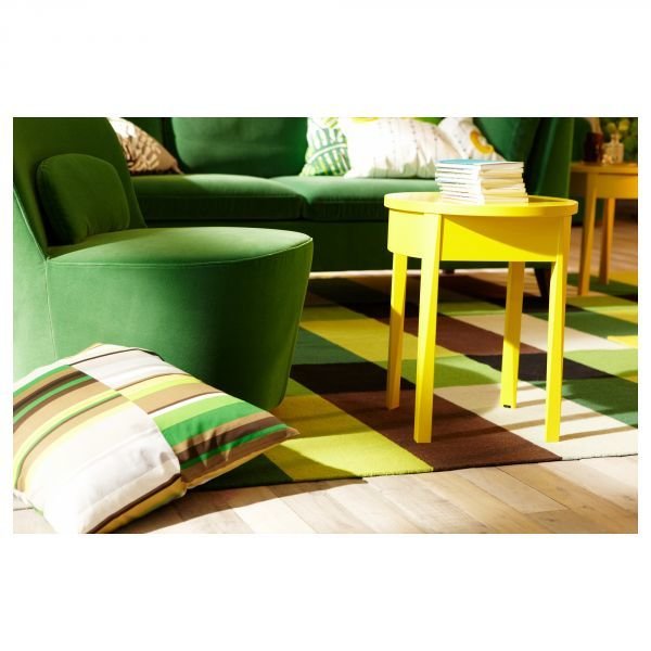 Фотография: Гостиная в стиле Эклектика, Декор интерьера, Декор дома, Цвет в интерьере, IKEA, Зеленый, Желтый – фото на INMYROOM Фотография: Гостиная в стиле Эклектика, Декор интерьера, Декор дома, Цвет в интерьере, IKEA, Зеленый, Желтый – фото на INMYROOM