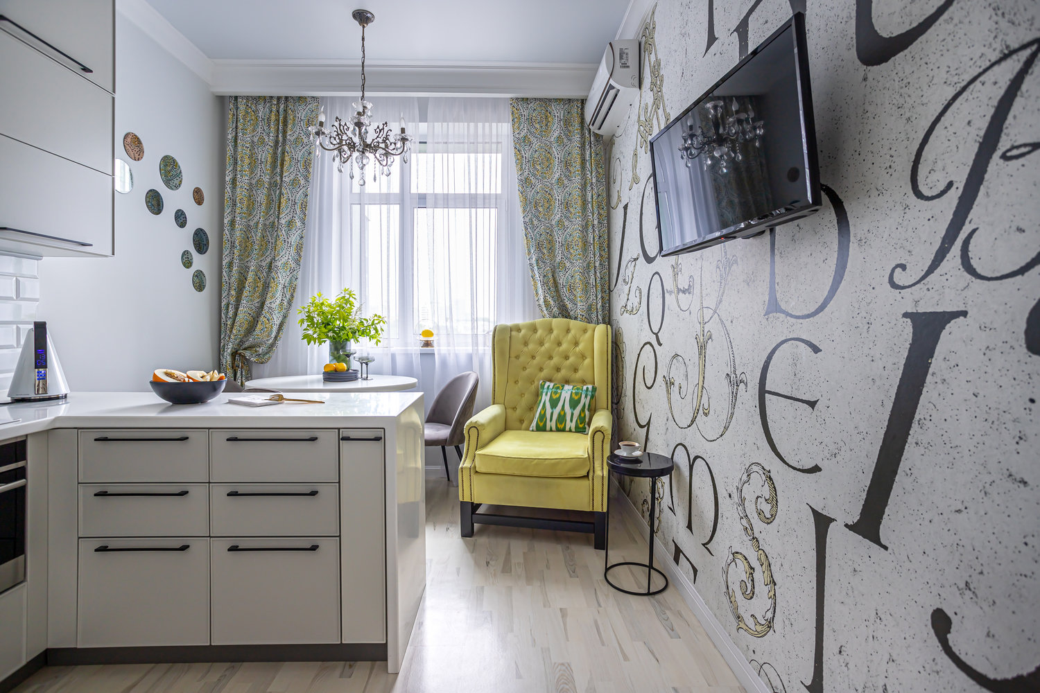 Фотография: Кухня и столовая в стиле Классический, Современный, Квартира, Проект недели, Москва, 3 комнаты, 60-90 метров, Елена Рязанова – фото на INMYROOM Фотография: Кухня и столовая в стиле Классический, Современный, Квартира, Проект недели, Москва, 3 комнаты, 60-90 метров, Елена Рязанова – фото на INMYROOM