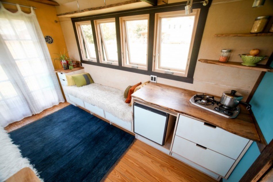 Фотография: Кухня и столовая в стиле Прованс и Кантри, Современный, Дом, Дома и квартиры, Дача, Дом на колесах – фото на INMYROOM Фотография: Кухня и столовая в стиле Прованс и Кантри, Современный, Дом, Дома и квартиры, Дача, Дом на колесах – фото на INMYROOM