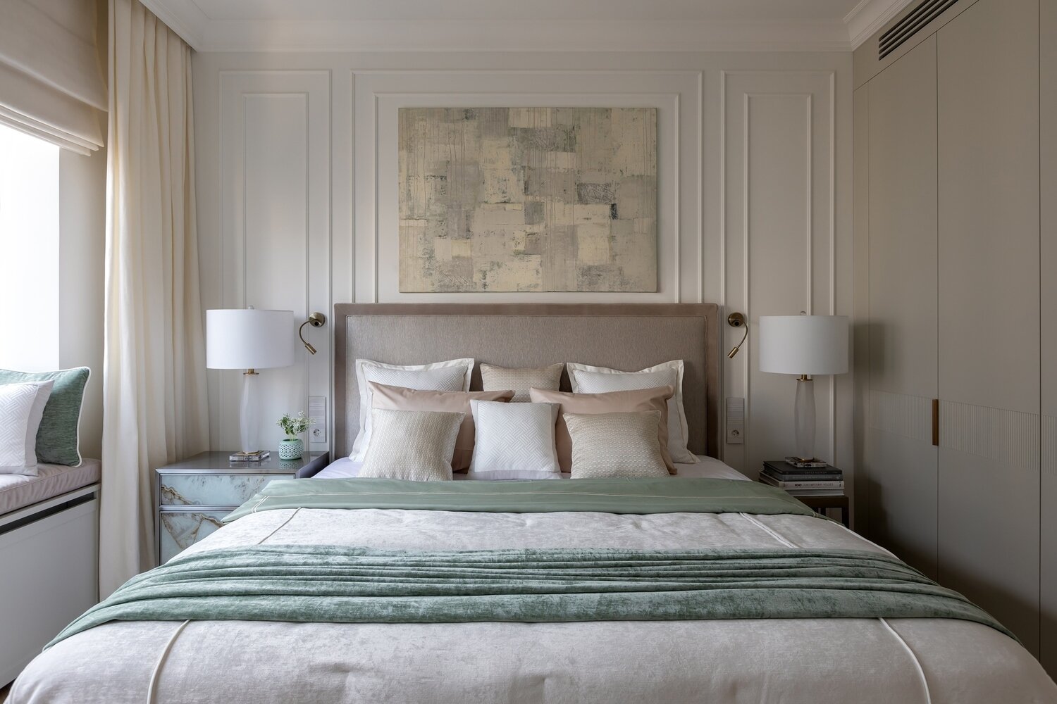 Фотография: Спальня в стиле Классический, Современный, Квартира, Проект недели, Москва, 3 комнаты, Более 90 метров, Алена Чмелева, Art Concept – фото на INMYROOM