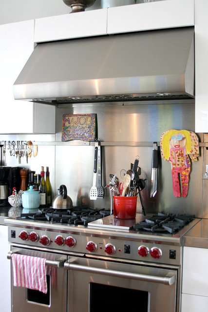 Фотография: Прочее в стиле , Кухня и столовая, Интерьер комнат, Цвет в интерьере, Белый – фото на INMYROOM