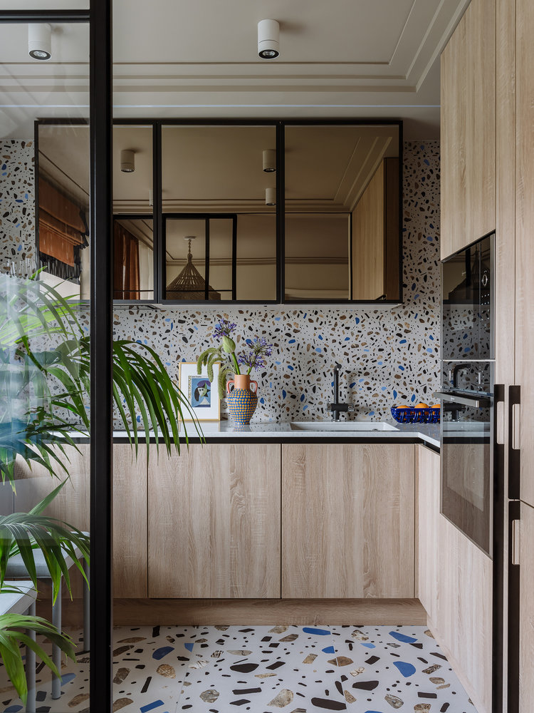 Фотография: Кухня и столовая в стиле Современный, Квартира, Проект недели, Санкт-Петербург, 3 комнаты, 40-60 метров, Петербург Дизайн, Анна Акшевская – фото на INMYROOM Фотография: Кухня и столовая в стиле Современный, Квартира, Проект недели, Санкт-Петербург, 3 комнаты, 40-60 метров, Петербург Дизайн, Анна Акшевская – фото на INMYROOM