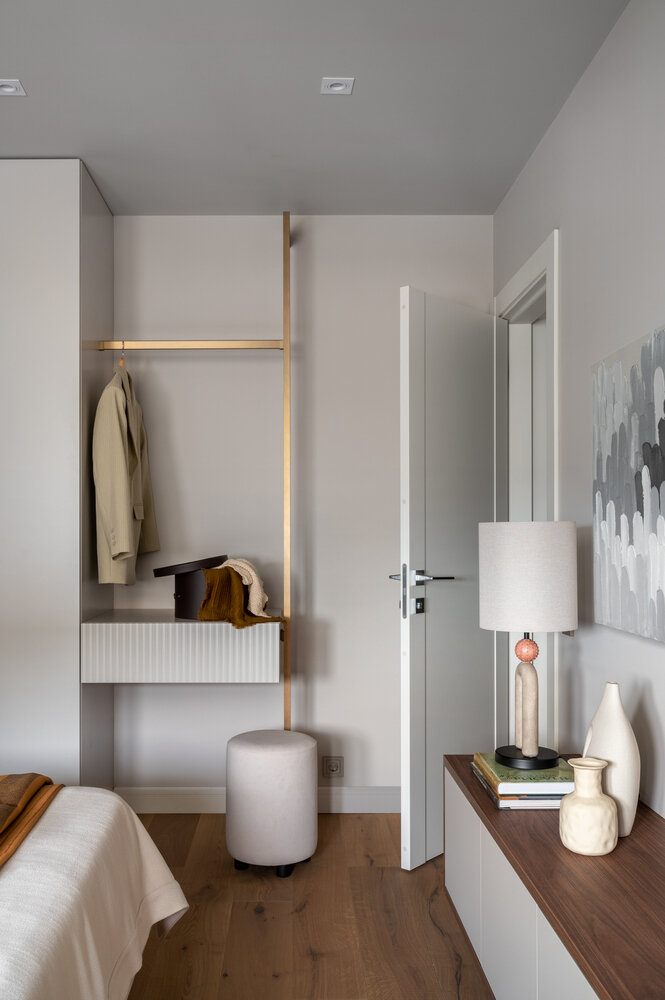 Фотография: Спальня в стиле Современный, Квартира, Проект дня, Москва, П-44, Панельный дом, 3 комнаты, 60-90 метров, Елизавета Матвейко – фото на INMYROOM Фотография: Спальня в стиле Современный, Квартира, Проект дня, Москва, П-44, Панельный дом, 3 комнаты, 60-90 метров, Елизавета Матвейко – фото на INMYROOM