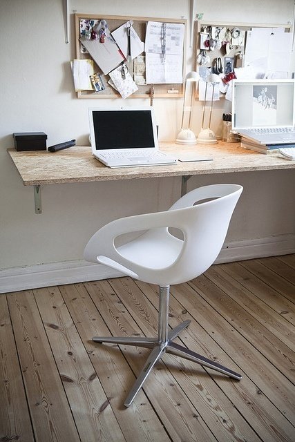 Фотография: Офис в стиле Скандинавский, Кабинет, Интерьер комнат – фото на INMYROOM