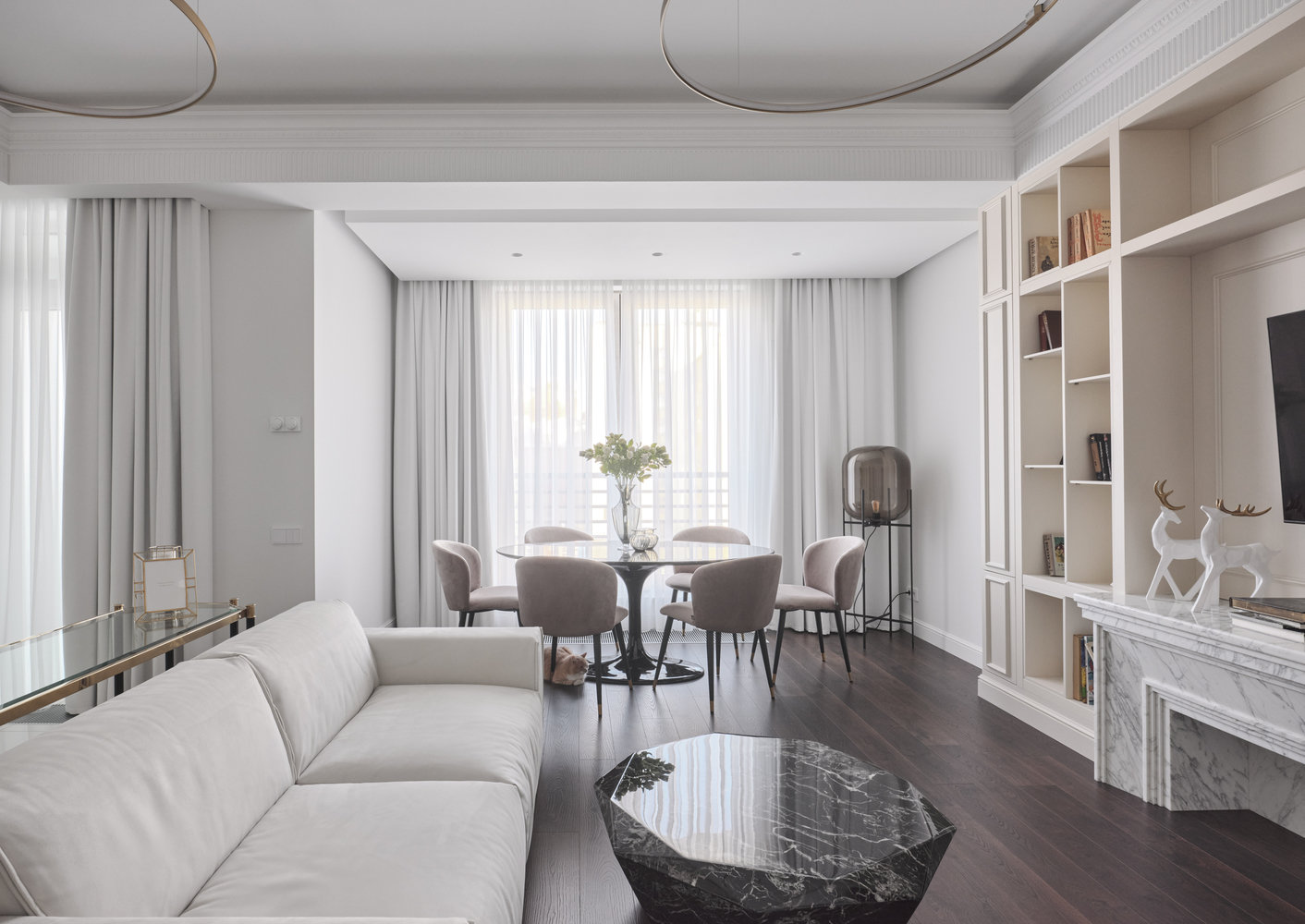 Фотография: Гостиная в стиле Классический, Современный, Квартира, Проект недели, Санкт-Петербург, 2 комнаты, Более 90 метров, Сергей Клочков – фото на INMYROOM