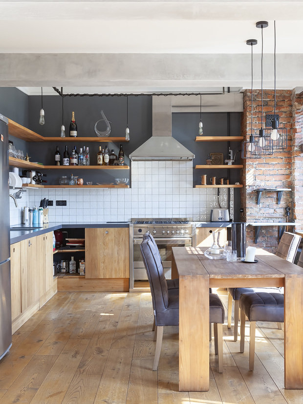 Фотография: Кухня и столовая в стиле Лофт, Квартира, Проект дня, Москва, Красная Пресня, Сталинка, 3 комнаты, Более 90 метров, Оксана Цыбакова – фото на INMYROOM