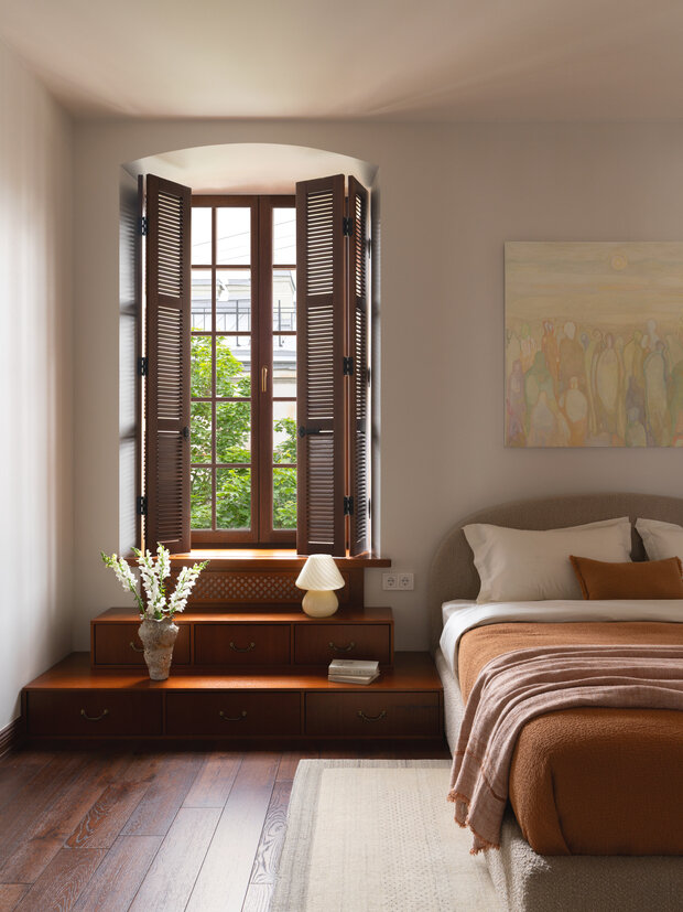 Фотография: Спальня в стиле Современный, Квартира, Проект дня, Санкт-Петербург, Кирпичный дом, 2 комнаты, Более 90 метров, Эксклюзивные проекты, Мария Онучина, Иван Миняев, эклектика с элементами винтажа – фото на INMYROOM