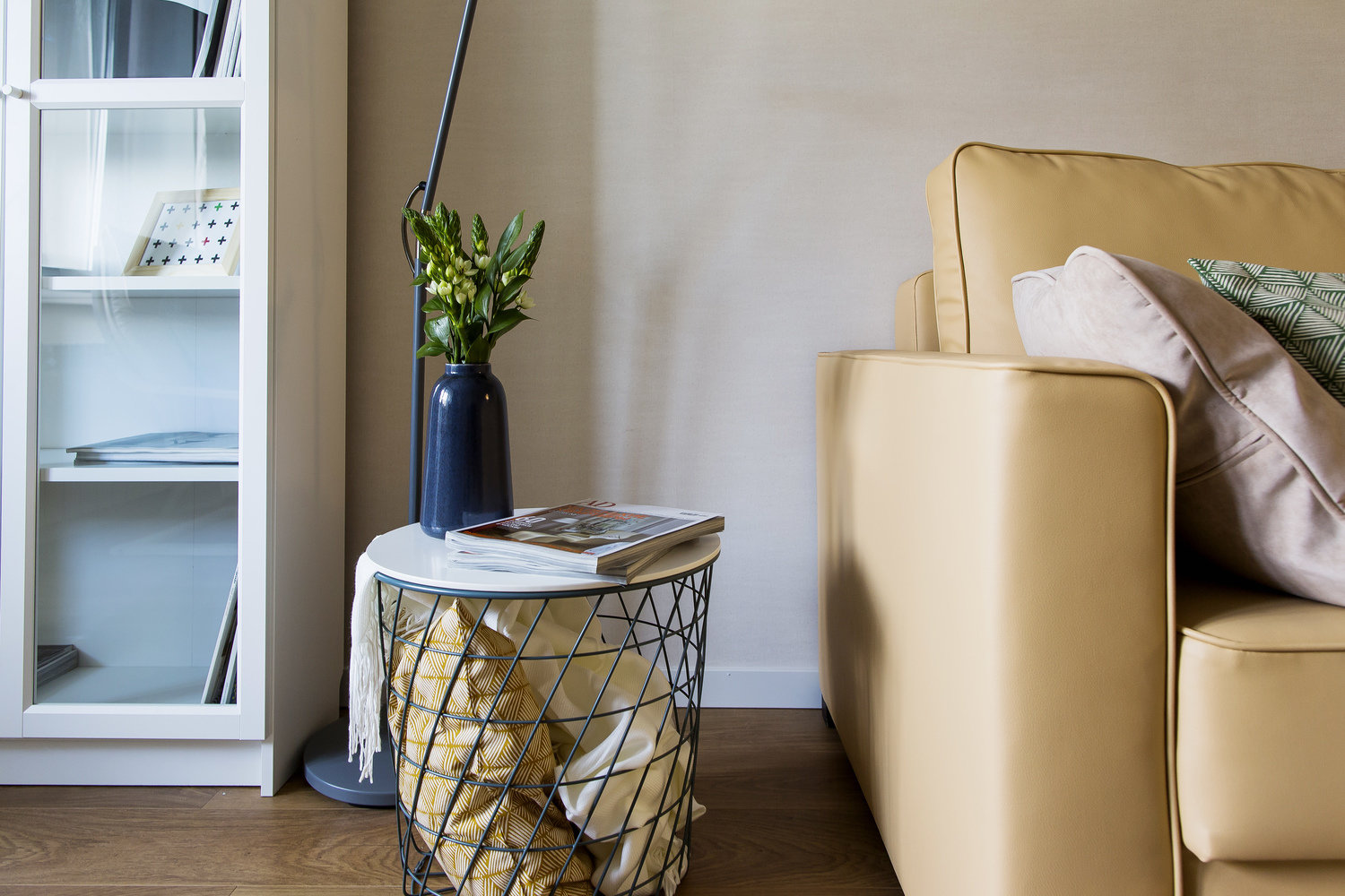 Фотография: Гостиная в стиле Современный, Скандинавский, Квартира, Проект недели, Одинцово, Кирпичный дом, 2 комнаты, 60-90 метров, Flatforfox – фото на INMYROOM Фотография: Гостиная в стиле Современный, Скандинавский, Квартира, Проект недели, Одинцово, Кирпичный дом, 2 комнаты, 60-90 метров, Flatforfox – фото на INMYROOM