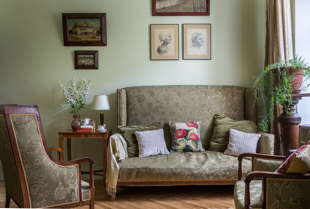 Фотография: Гостиная в стиле Классический, Квартира, Проект дня, Москва, Дарья Харитонова, Кирпичный дом, 3 комнаты, 60-90 метров, классический / традиционный – фото на INMYROOM