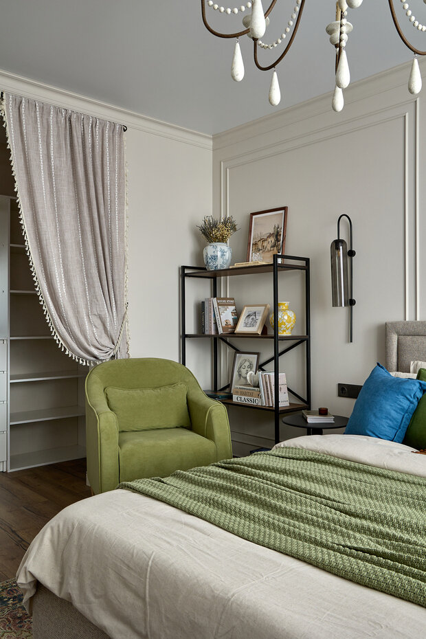 Фотография: Спальня в стиле Современный, Эклектика, Малогабаритная квартира, Квартира, Проект дня, Москва, П-44, Панельный дом, 1 комната, 40-60 метров, современный с элементами эклектики – фото на INMYROOM