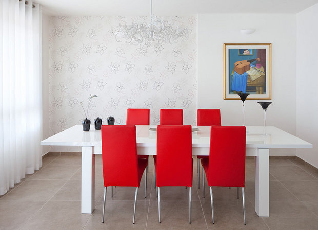 Фотография: Кухня и столовая в стиле Скандинавский, Современный, Декор интерьера, Малогабаритная квартира, Квартира, Дома и квартиры, Советы, Зеркало – фото на INMYROOM