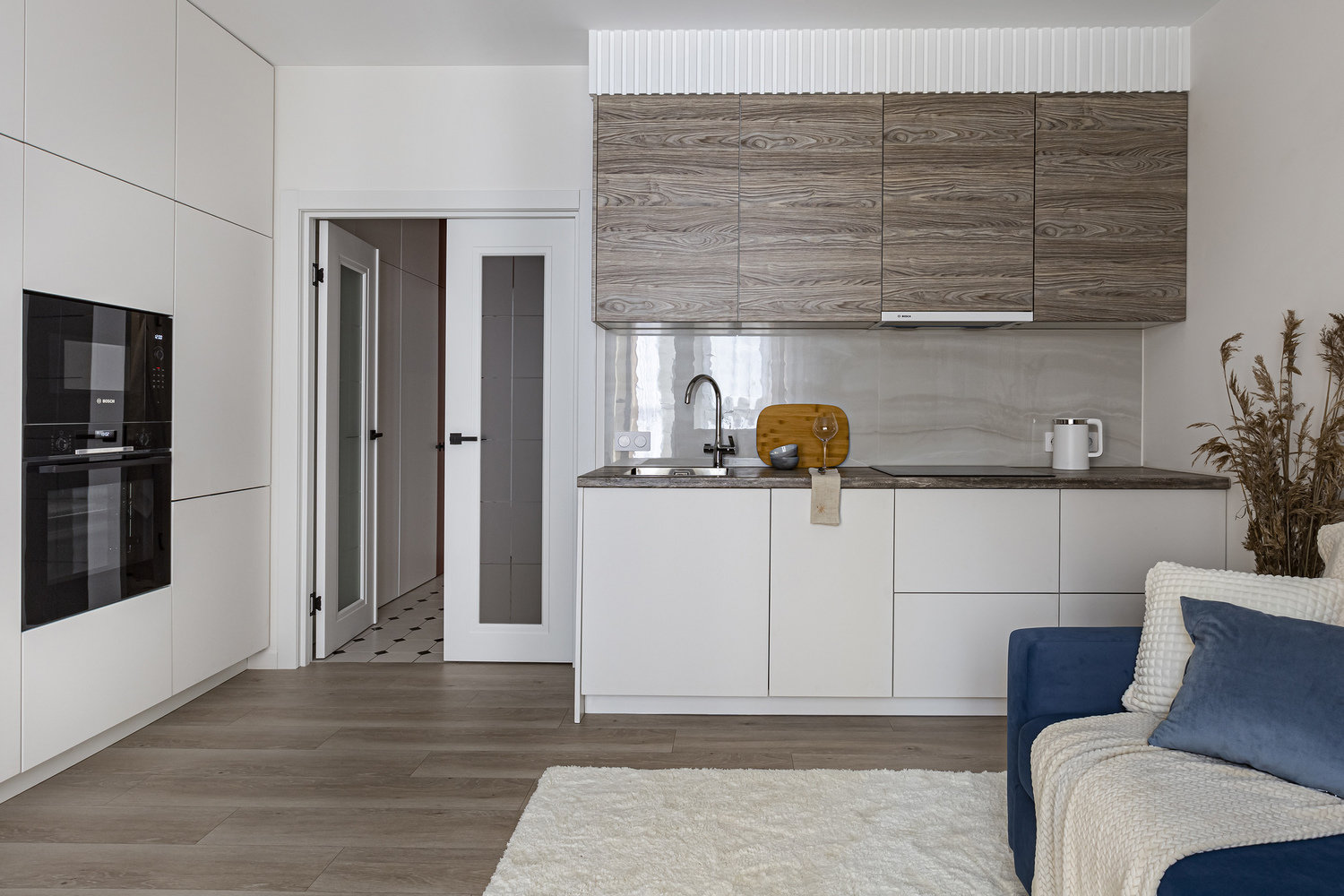 Фотография: Кухня и столовая в стиле Современный, Малогабаритная квартира, Квартира, Студия, Проект недели, Санкт-Петербург, до 40 метров, Студия Василисы Максимаджи – фото на INMYROOM