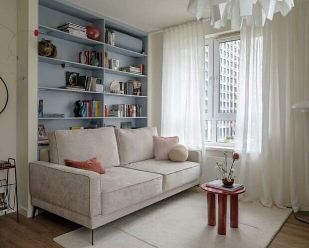 Фотография: Гостиная в стиле Скандинавский, Современный, Эклектика, Квартира, Проект дня, Москва, Монолитный дом, 3 комнаты, 40-60 метров, Дарья Дудоладова – фото на INMYROOM