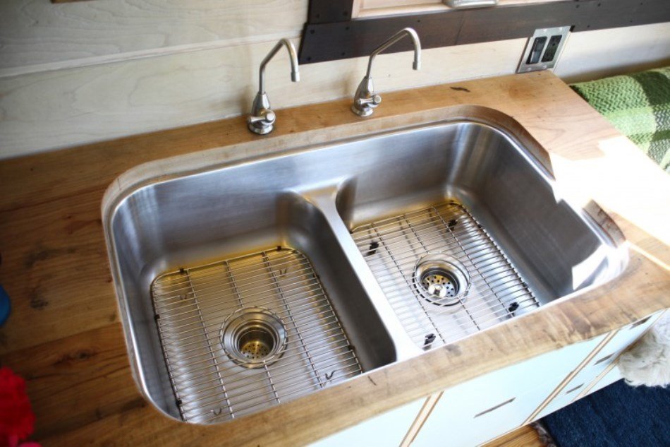 Фотография: Кухня и столовая в стиле Прованс и Кантри, Современный, Дом, Дома и квартиры, Дача, Дом на колесах – фото на INMYROOM Фотография: Кухня и столовая в стиле Прованс и Кантри, Современный, Дом, Дома и квартиры, Дача, Дом на колесах – фото на INMYROOM