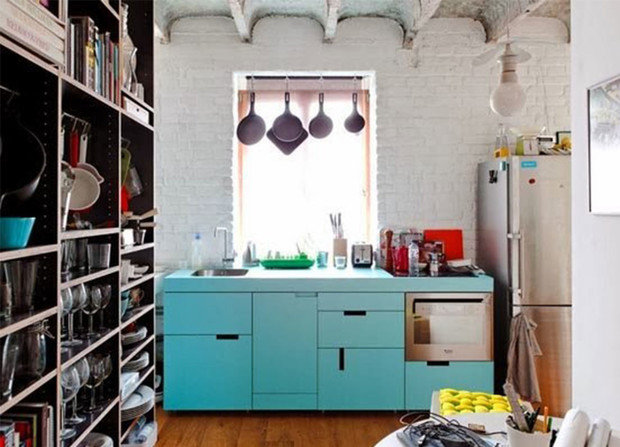 Фотография: Кухня и столовая в стиле Лофт, Малогабаритная квартира, Интерьер комнат – фото на INMYROOM