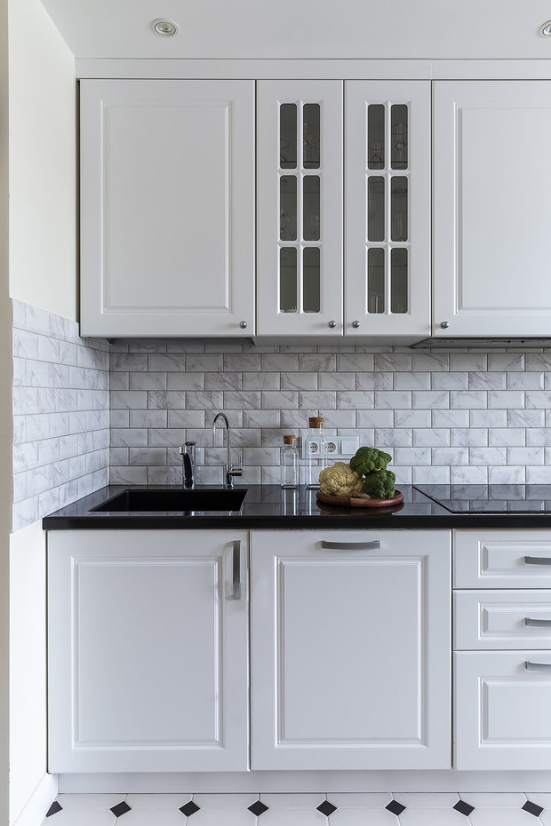 Фотография: Кухня и столовая в стиле Классический, Современный, Квартира, Проект недели, Московский, 2 комнаты, 40-60 метров, Вероника Князева – фото на INMYROOM