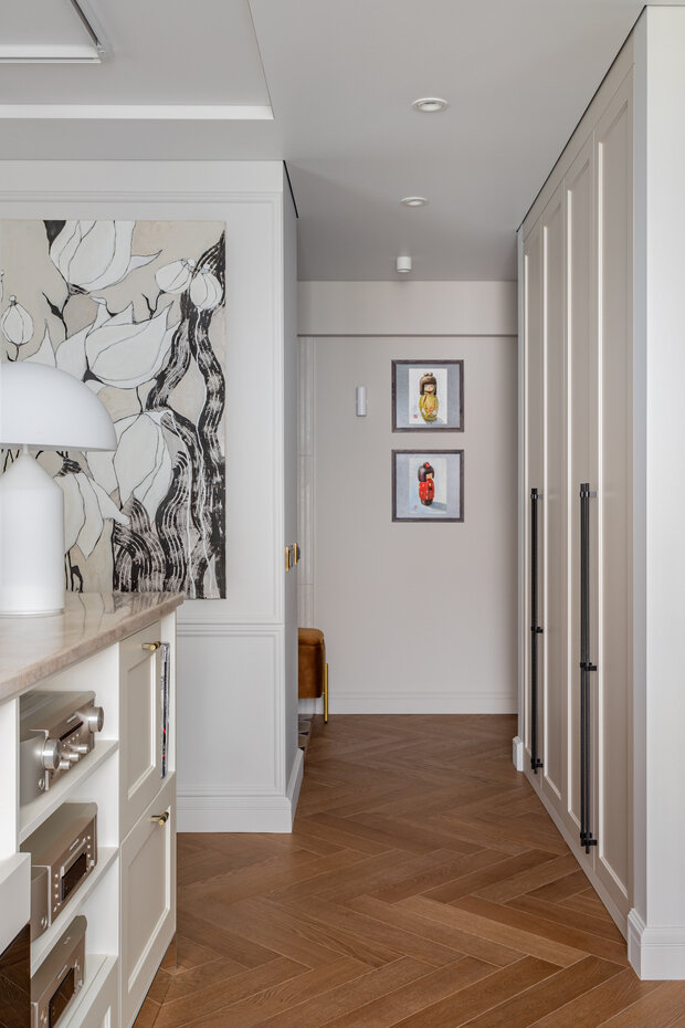 Фотография: Прихожая в стиле , Современный, Квартира, Проект дня, Москва, Тишинка, Кирпичный дом, 2 комнаты, 60-90 метров, Анастасия Козловская – фото на INMYROOM