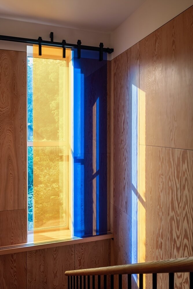 Фотография: Прихожая в стиле Современный, Эклектика, Эко, Проект недели, Дом и дача, Кирпичный дом, Более 90 метров – фото на INMYROOM