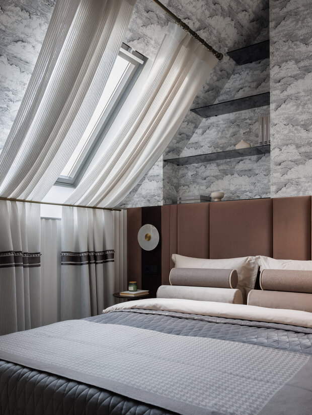 Фотография: Спальня в стиле Классический, Современный, Квартира, Проект дня, Санкт-Петербург, Кирпичный дом, 2 комнаты, 40-60 метров, Эксклюзивные проекты, современный с элементами неоклассики, AM|Interior studio – фото на INMYROOM