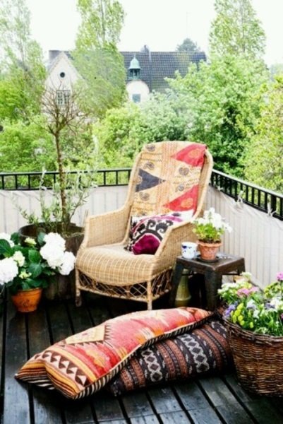 Фотография: Балкон в стиле Прованс и Кантри, Квартира, Декор, Советы, как обустроить открытый балкон, городской балкон, открытый балкон, идеи для открытого балкона – фото на INMYROOM