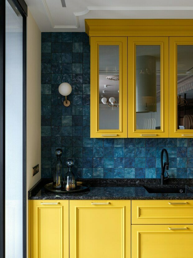 Фотография: Кухня и столовая в стиле Современный, Эклектика, Квартира, Проект недели, Москва, 3 комнаты, Более 90 метров, Miklashevskaia Interior, Анна Миклашевская – фото на INMYROOM