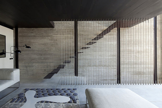 Фотография: Гостиная в стиле Лофт, Современный, Эклектика, Декор интерьера, Дом, Дома и квартиры, Архитектурные объекты – фото на INMYROOM