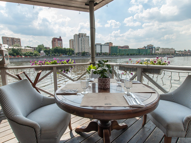 Фотография: Балкон, Терраса в стиле Прованс и Кантри, Классический, Современный, Италия, Дома и квартиры, Городские места, Прованс, Ресторан – фото на INMYROOM