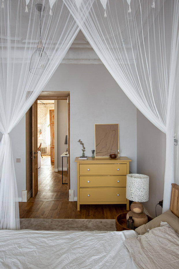 Фотография: Спальня в стиле Скандинавский, Эклектика, Эко, Квартира, Проект недели, Санкт-Петербург, 3 комнаты, Более 90 метров, Эли Гордеева, интерьер в балийском стиле, стиль Бали, атмосфера Бали в интерьере – фото на INMYROOM