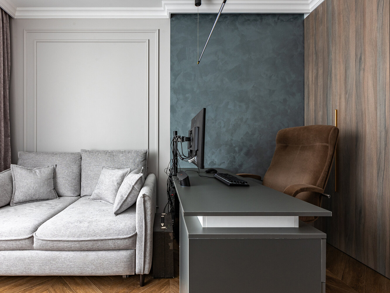 Фотография: Кабинет в стиле Классический, Современный, Квартира, Проект недели, 3 комнаты, 60-90 метров – фото на INMYROOM Фотография: Кабинет в стиле Классический, Современный, Квартира, Проект недели, 3 комнаты, 60-90 метров – фото на INMYROOM