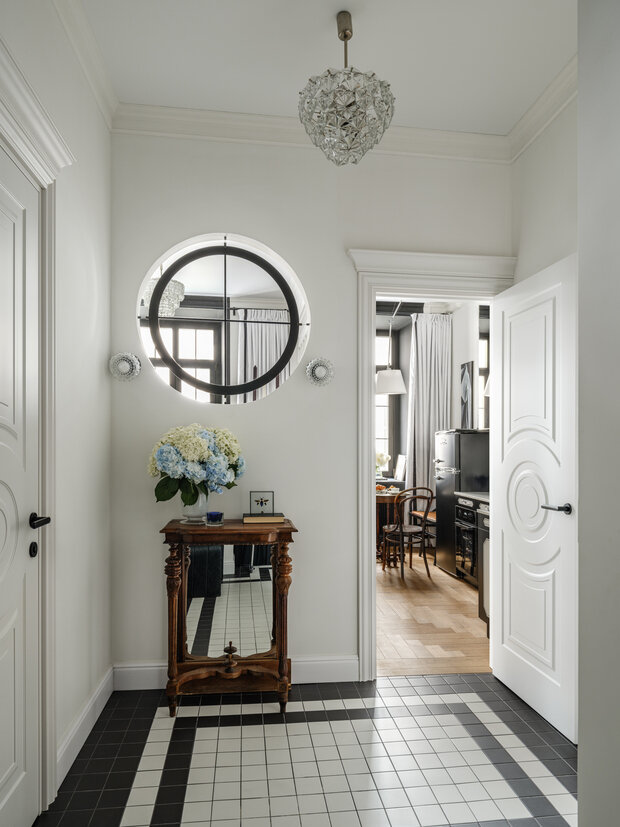 Фотография: Прихожая в стиле Скандинавский, Эклектика, Винтажный, Классический, Малогабаритная квартира, Квартира, Проект дня, Москва, 1 комната, до 40 метров, Ольга Петрова-Подольская – фото на INMYROOM