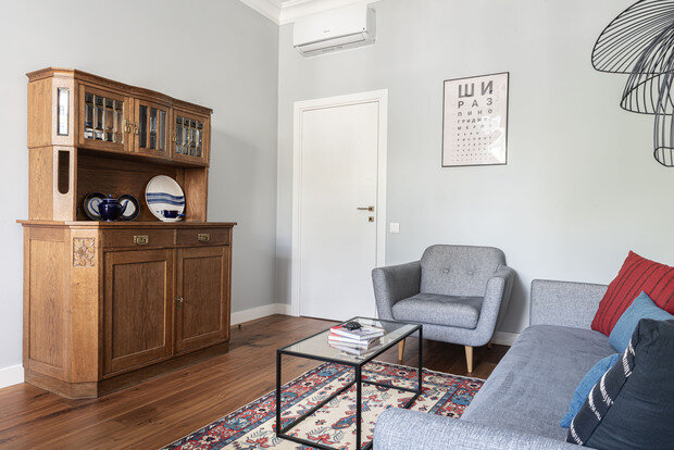 Фотография: Гостиная в стиле Скандинавский, Современный, Эклектика, Квартира, Проект дня, Москва, Сталинка, Кирпичный дом, 3 комнаты, 60-90 метров, эклектичный с элементами этники и современного дизайна, Екатерина Евтихиева – фото на INMYROOM